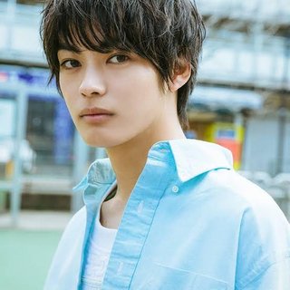 神尾楓珠（21）が元アイドル女優とインドア熱愛