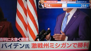 アメリカ国籍持ってたら、大統領選どっちに投票する？