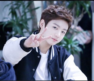 BTS テテの誕生日に世界一高いドバイブルジュ・ハリファでソロ曲と光のショー