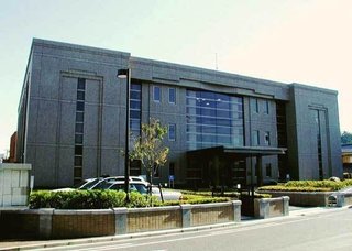 元高校生「万引きくらいで退学になったのは許せない！」校長「謝罪して和解金も払います｣【鳥取県】