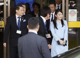 秋篠宮さま ｢娘と小室さんの結婚を認める｣ …55歳誕生日会見