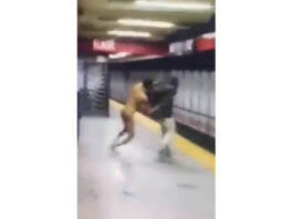 地下鉄で乗客を突き落とした全裸の男、線路で感電死