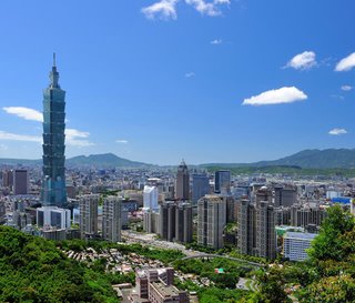 台湾、外出制限終了後も14日間は会食禁止 違反で111万円の罰金【新型コロナウイルス】