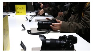 ニコン、巨額赤字過去最悪  オリンパスはデジカメ撤退