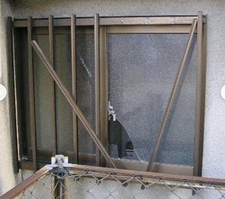 一戸建ての恐怖 空き巣の大胆な物色映像「怖くて寝れない」