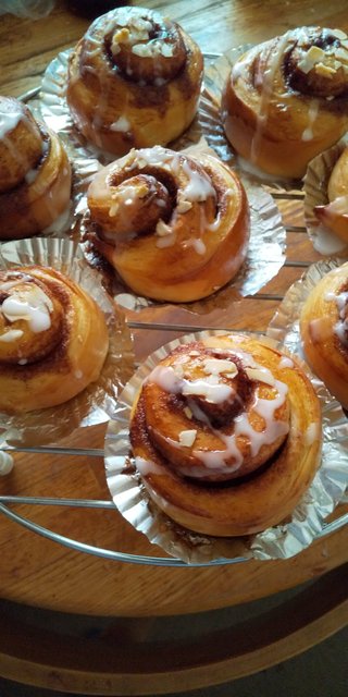 杉浦太陽に辻希美スキスキ攻撃 結婚14年でも超ラブラブのバレンタインプレゼント公開