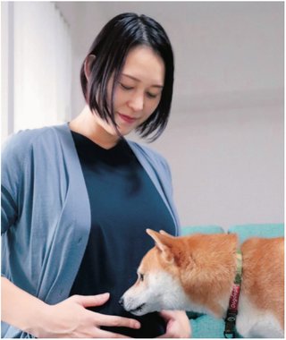 出産直前の大山加奈さんが家族ショットを公開 お腹の中の双子に「はやく会いたくてたまりません」