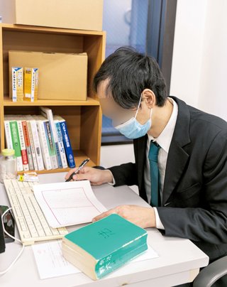 【年収200万円】弁護士が稼げない職業に…31歳で食器洗いのアルバイト