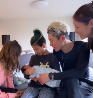 MIYAVI、妻・melody.の第3子妊娠を発表　2ショット公開し日頃の感謝と愛を伝える