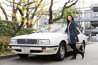 日産自動車　女優の伊藤かずえさんが30年乗り続ける初代シーマのレストアを4月から行う 