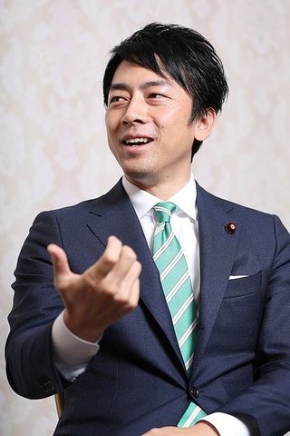 小泉進次郎「無料で大学に行ければいいというものではない。中卒で1人前の寿司職人になった人もいる」
