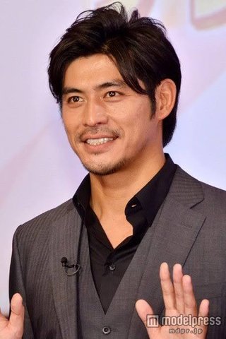 何気に坂口憲二って日本一かっこいいよね