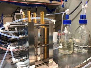 東芝がすごい技術を開発！封筒1枚分の機器でCO2を年間1㌧吸収。回収したCO2は燃料やプラに