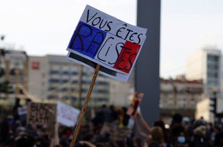 仏でアジア人差別が激化「犬を食べる黄色い奴らを縛り付けろ！アジア人狩りだ！」