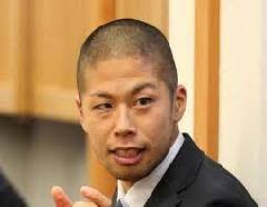 共産党･池内さおり氏、駅で男性にぶつかられ「女性差別だ」