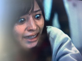 中条あやみ　竹内涼真　ベッドシーン　キス