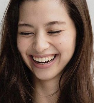 中条あやみ　竹内涼真　ベッドシーン　キス