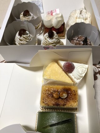 &#x{11:F8E2};なんでもいｰから&#x{11:F8E2};