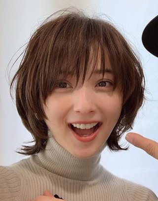 ロングヘアーをバッサリ…