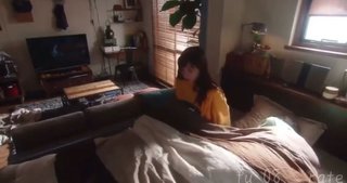 中条あやみ　竹内涼真　ベッドシーン　キス