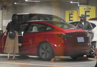 「キミの彼氏になりたい」有村昆とセクシー美女がラブホテルでの夜