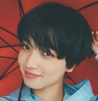 ロングヘアーをバッサリ…