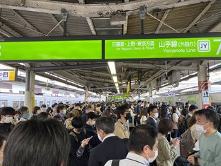 小池知事､緊急事態宣言でJR減便を要請→満員電車がヤバすぎて密地獄の状態に