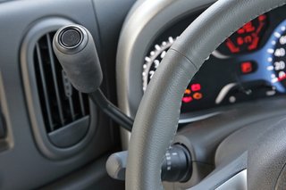 9歳男児が車運転、パトカー追跡中に事故