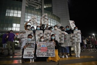 【香港】民主派の新聞｢リンゴ日報｣､元主筆が逮捕され廃刊「暴政の犠牲に｣