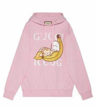  グッチ、ドラえもんに続き日本のアニメキャラ「ばなにゃ」とコラボ　スニーカーやスウェット発売