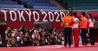 ＜メダルラッシュで日本の世論はコロッと変わる＞「いやー、やっぱチョロいっスね、日本人は」