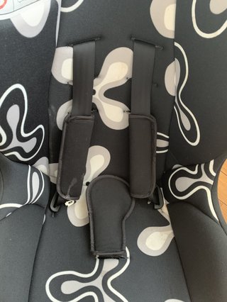 このチャイルドシート意味わからない