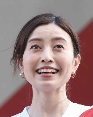 片瀬那奈“虚偽報告”で所属事務所との信頼関係崩壊！ 家宅捜索＆尿検査受けていた