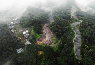 熱海土砂災害は人災か…山林切り開き大規模ソーラー発電所が設置 崩落現場から20～30m先