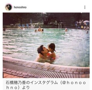 とんねるず石橋貴明の元妻の娘・穂乃香、「父の日」に幼少期のキス２ショットで父親への思いつづる