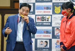 北島康介氏、河村たかし市長の金メダルをかんだ問題で「そもそもなんで表敬訪問しなきゃいけないのか」