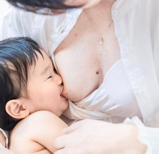 授乳フォトがTwitterで話題