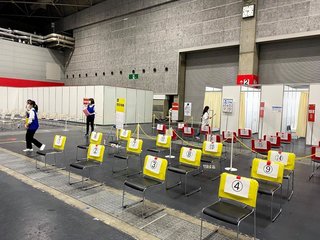 東京都「ワクチン打ちたい若者！朝9時に抽選会するから渋谷に来て！結果は11時半お知らせしま～す」