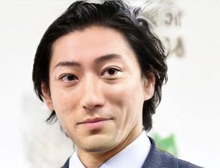 海老蔵 ずっと坊主だったのにどうして髪の毛伸ばしだしたの？