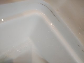 シンクがステンレスでなく白にしてるお宅の方！