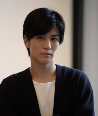 現在の岩田剛典