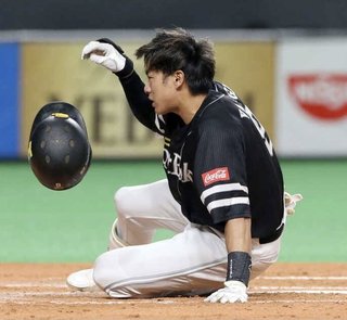 球場騒然！ソフトバンク柳田頭部付近に死球、よけて倒れ数秒間立ち上がれず