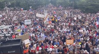 ナゼ？頭のいい人も信じてしまうコロナやワクチンめぐる「陰謀論」　善意で情報拡散も