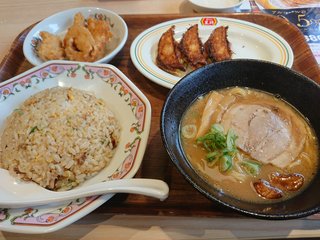 &#x{11:F8E2};なんでもいｰから&#x{11:F8E2};