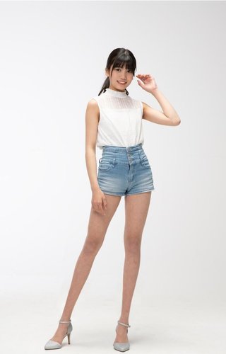 小6の女子小学生モデル、脚が長すぎる