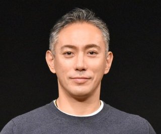 市川海老蔵、髪の毛生やしたんだねー。地毛だよね？