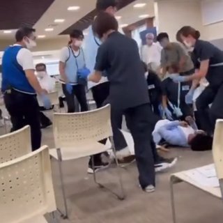 ワクチン接種会場で、ワクチン被接種者が倒れる急死