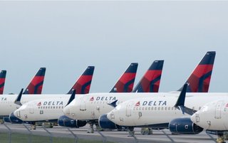 デルタ航空のパイロットが 接種後の飛行日中に死亡