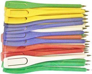 群馬県の公務員、鉛筆１万本を削る仕事に追われる