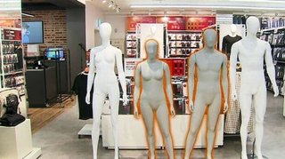 韓国のマネキン、190cmから172cmへ…より現実に近い体型に変える動き